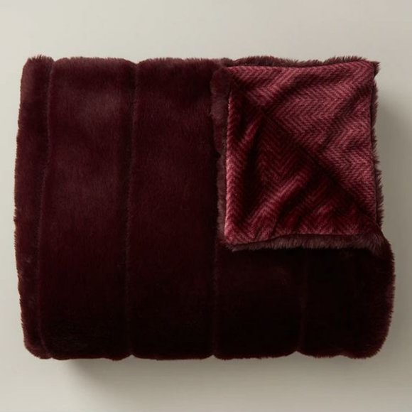 BNIB / Indigo / channelled faux fur throw / BURGUNDY ♥️ - Picture 2 of 5